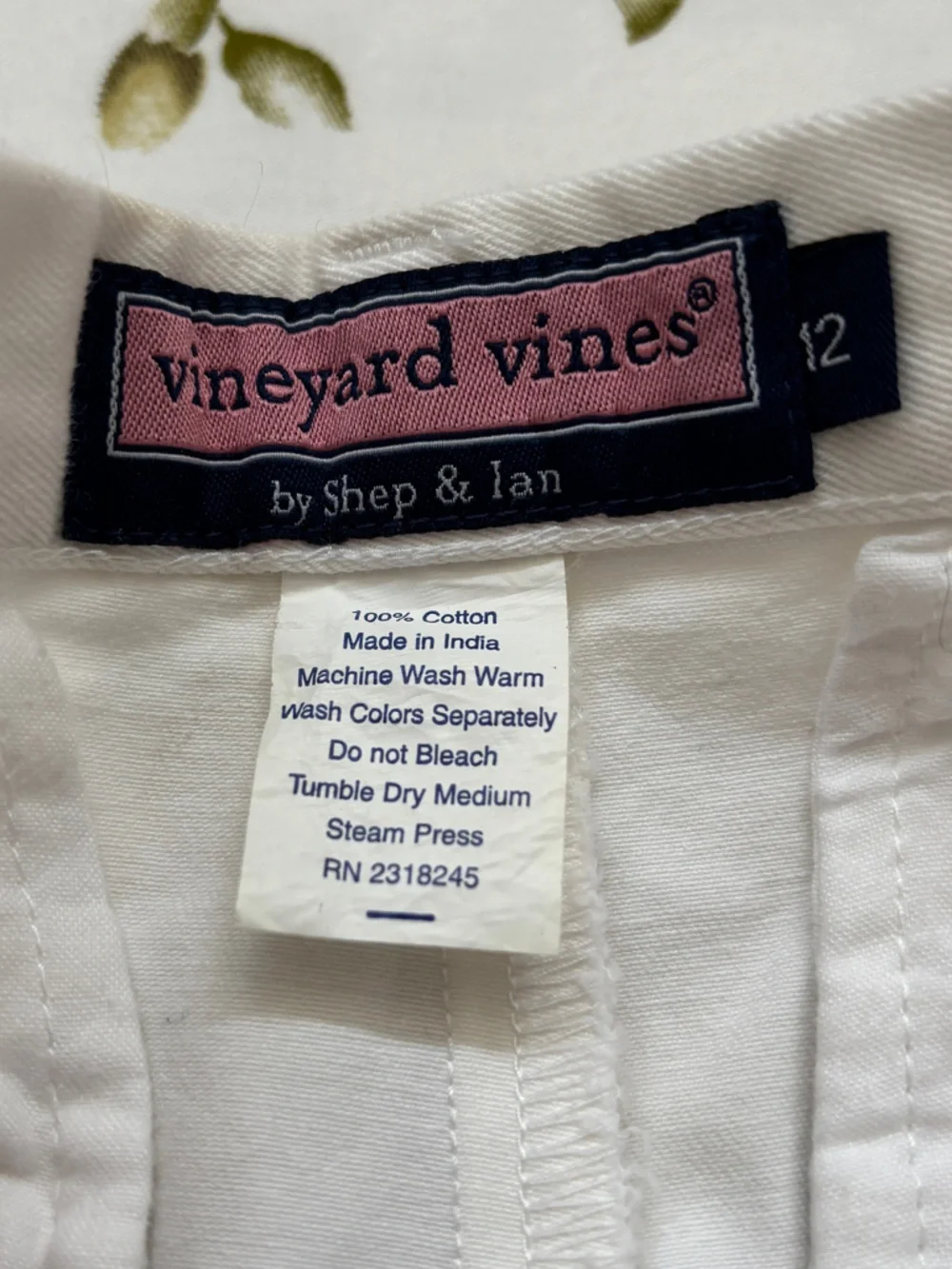 Vineyard Vines Size 12 White Pants - Picture 4 of 9